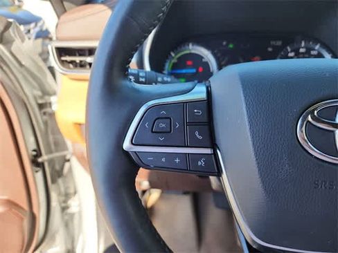 Used 2021 Toyota Highlander Platinum image 21