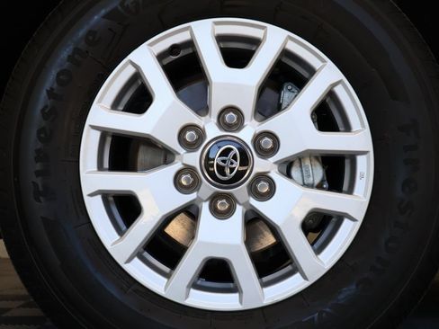 Used 2024 Toyota Tacoma SR5 AWD/4WD image 10