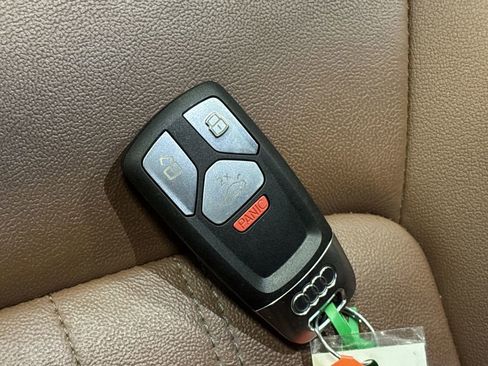 Used 2022 Audi Q5 2.0T Premium w/ Convenience Package image 26