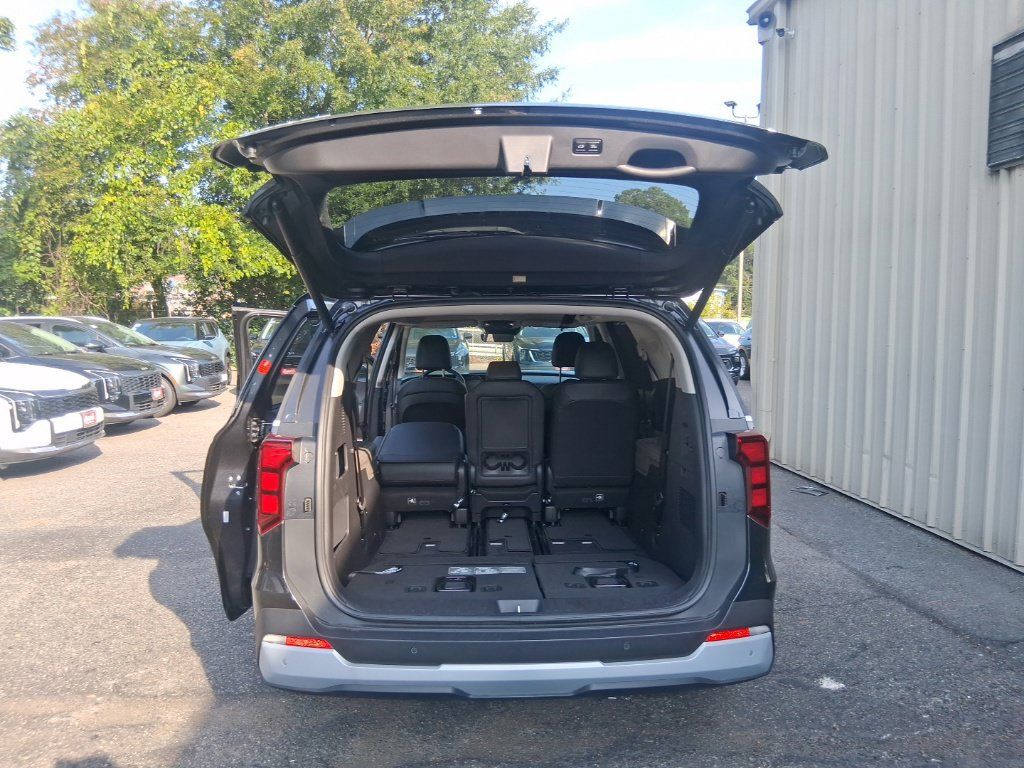 Certified 2026 Kia Carnival EX FWD image 15