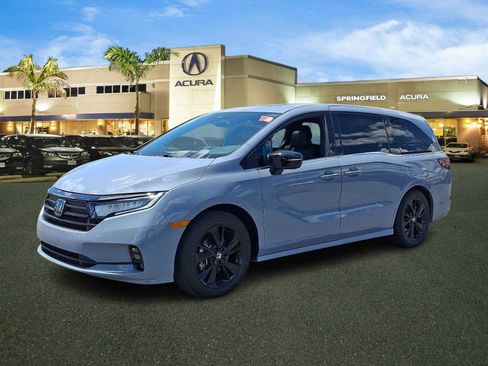 Used 2024 Honda Odyssey Sport image 3