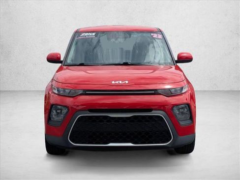 Used 2022 Kia Soul LX w/ Technology Package FWD image 2