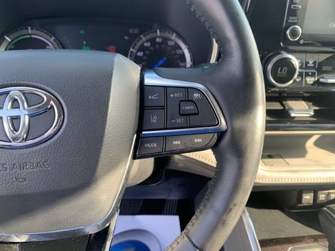 Used 2020 Toyota Highlander Limited AWD/4WD image 28