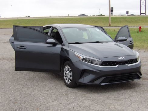 Used 2024 Kia Forte LX FWD image 23