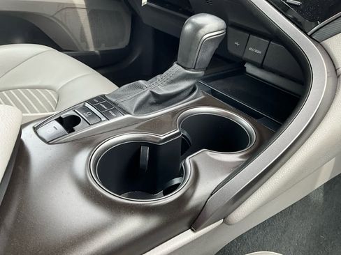 Used 2023 Toyota Camry SE AWD/4WD image 20