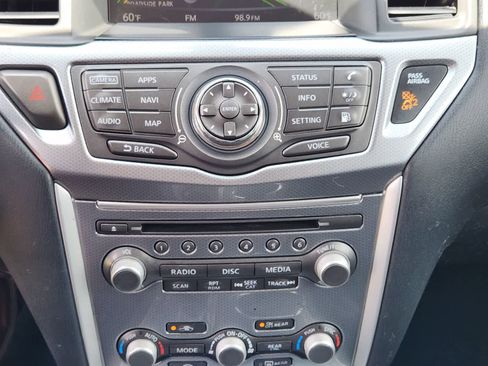 Used 2020 Nissan Pathfinder SL FWD image 18