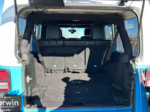 Used 2017 Jeep Wrangler Unlimited Sahara w/ Quick Order Package 24E Chief image 26