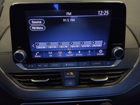 Used 2024 Nissan Altima 2.5 SR FWD image 25