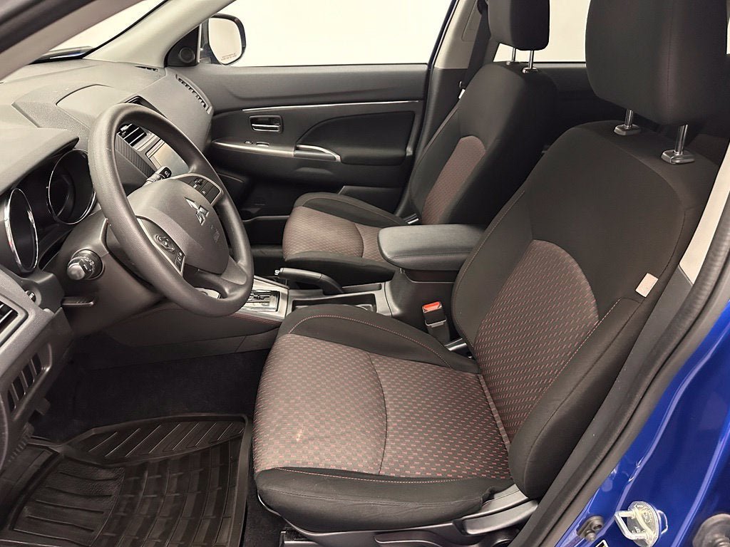 Used 2019 Mitsubishi Outlander Sport ES FWD image 14