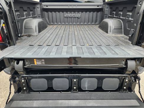 Used 2022 GMC Sierra 1500 AT4 w/ Sierra Safety Plus Package AWD/4WD image 25
