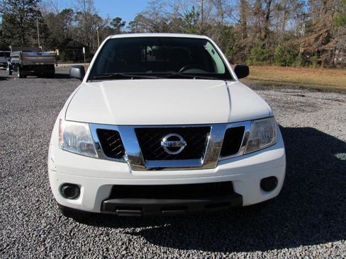 Used 2019 Nissan Frontier SV image 9