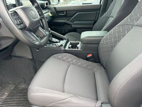 Certified 2026 Toyota Tacoma SR5 AWD/4WD image 11