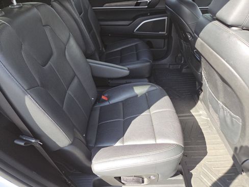 Used 2022 Kia Telluride EX w/ EX Premium Package FWD image 24
