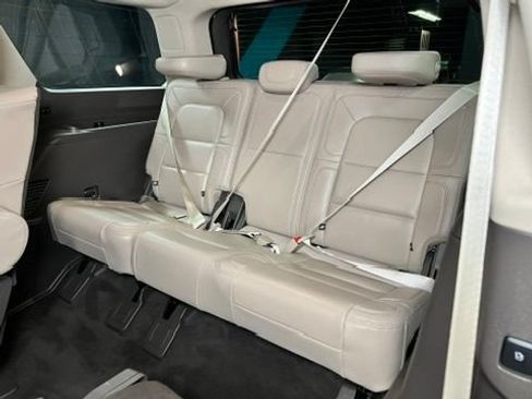 Used 2023 Lincoln Navigator Reserve AWD/4WD image 24