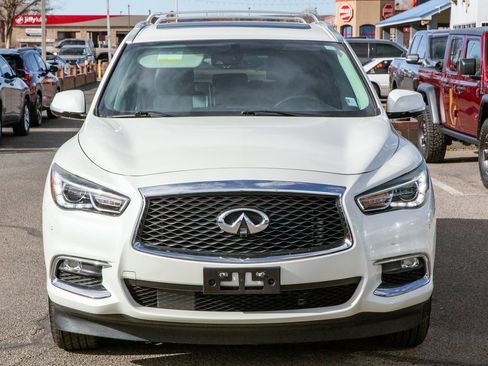 Used 2019 INFINITI QX60 Luxe w/ Essential Package image 3
