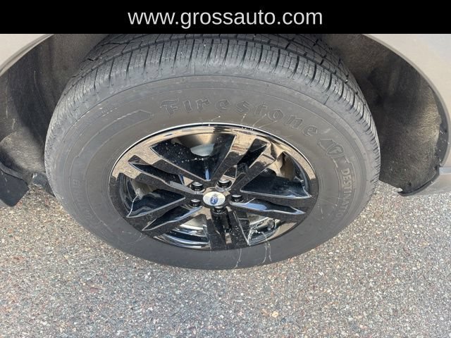 Used 2023 Ford Explorer XLT w/ Equipment Group 202A AWD/4WD image 23