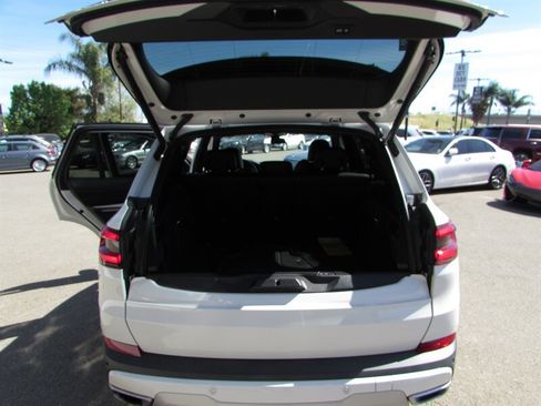 Used 2023 BMW X5 xDrive40i w/ Premium Package AWD/4WD image 33