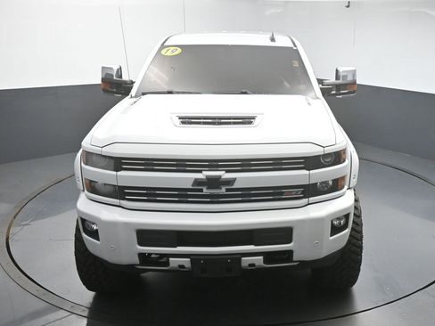 Used 2019 Chevrolet Silverado 2500 LTZ w/ Duramax Plus Package image 41
