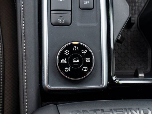 New 2026 Nissan Pathfinder SL AWD/4WD image 21
