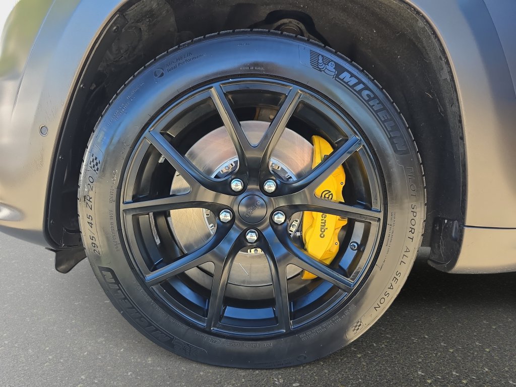 Used 2018 Jeep Grand Cherokee Trackhawk AWD/4WD image 36
