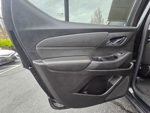 Used 2019 Chevrolet Traverse LT w/ LPO, Floor Liner Package AWD/4WD image 18