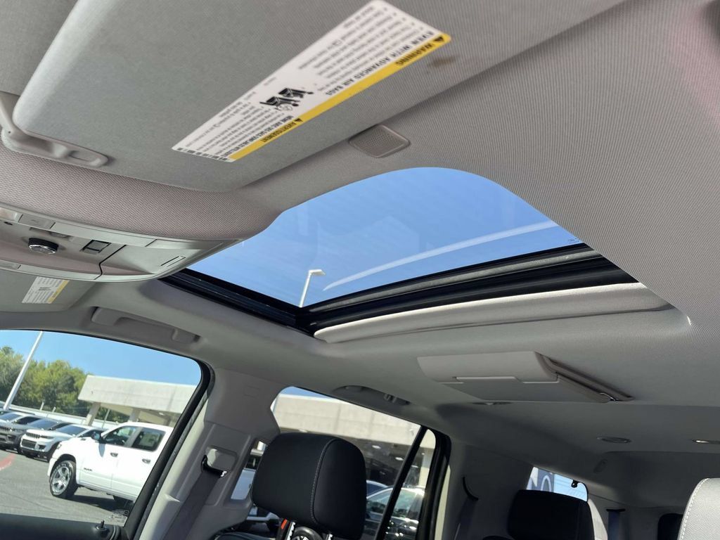 Used 2017 Chevrolet Tahoe LT AWD/4WD image 28