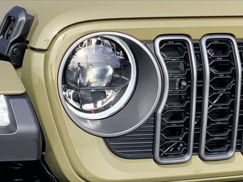 New 2026 Jeep Gladiator Rubicon AWD/4WD image 10