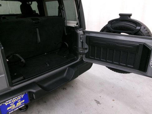 Used 2021 Jeep Wrangler Sport AWD/4WD image 21