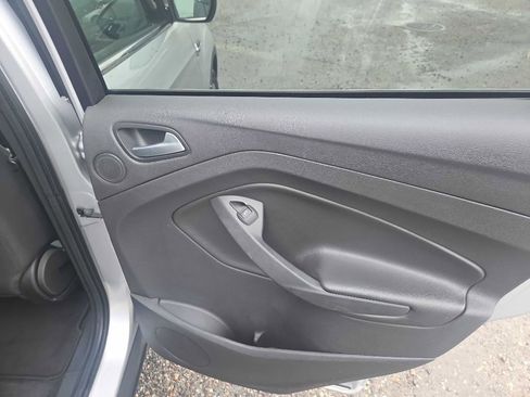 Used 2015 Ford Escape SE w/ Equipment Group 201A image 17