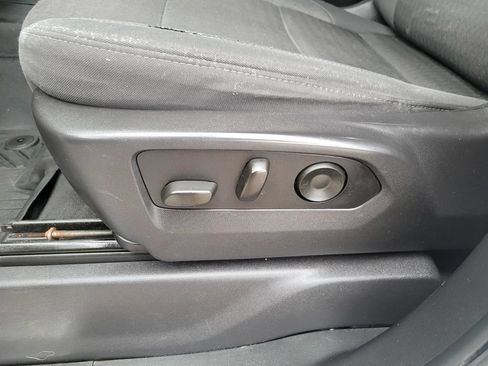 Used 2024 Chevrolet Silverado 2500 LT AWD/4WD image 23