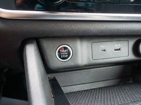 Used 2023 Nissan Rogue S image 22