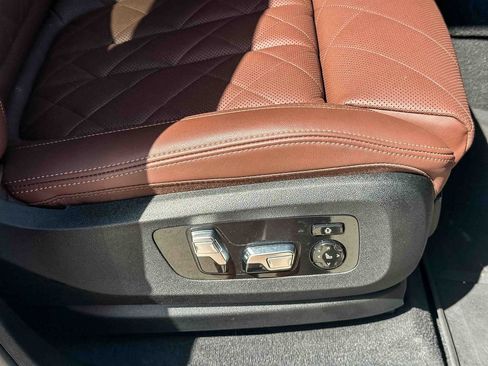 Used 2023 BMW X5 xDrive45e w/ Executive Package AWD/4WD image 25
