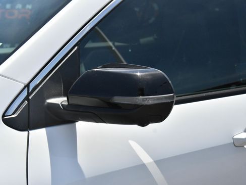 Used 2024 GMC Acadia Elevation FWD image 13