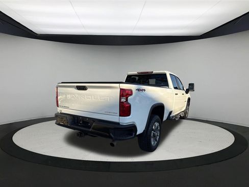 Used 2022 Chevrolet Silverado 2500 Custom w/ Custom Convenience Package AWD/4WD image 6