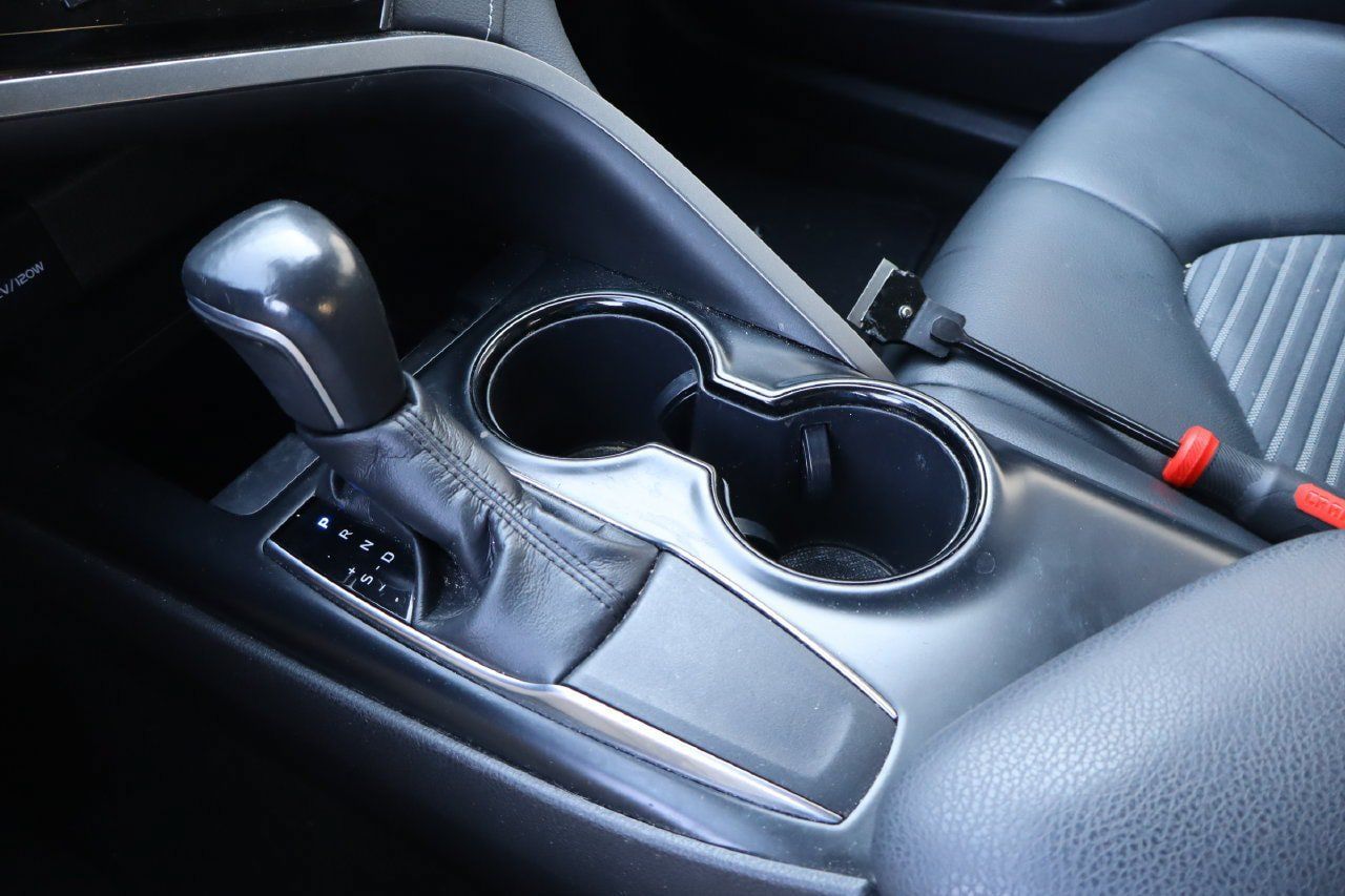 Used 2019 Toyota Camry SE FWD image 22