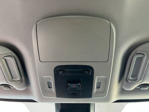 Used 2022 Toyota Camry SE FWD image 18