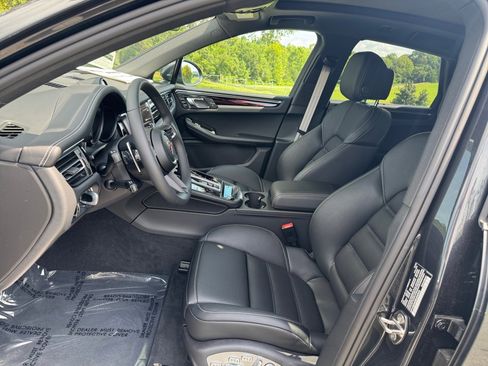 New 2025 Porsche Macan S image 5