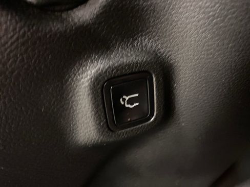 Used 2025 Jeep Compass Latitude w/ Convenience Group image 11