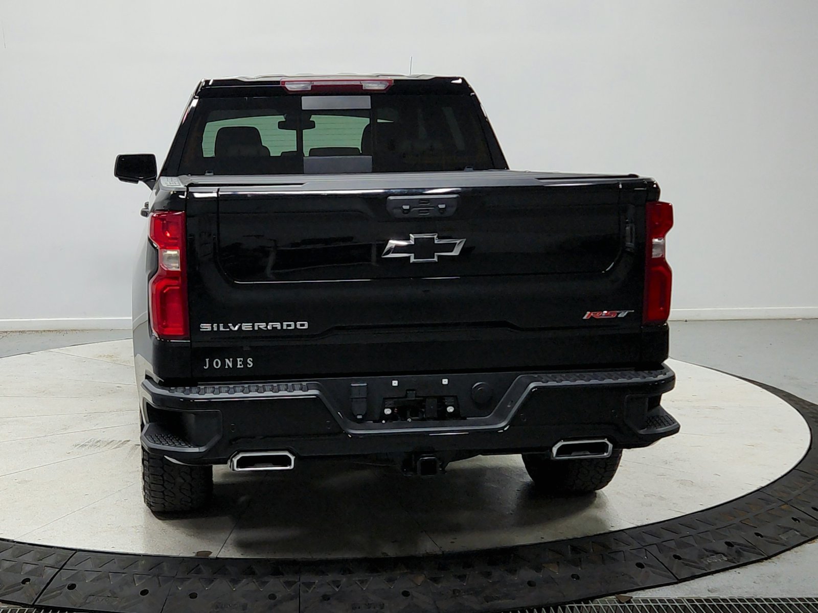 Used 2024 Chevrolet Silverado 1500 RST AWD/4WD image 7