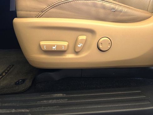 Used 2016 Toyota 4Runner Limited image 26