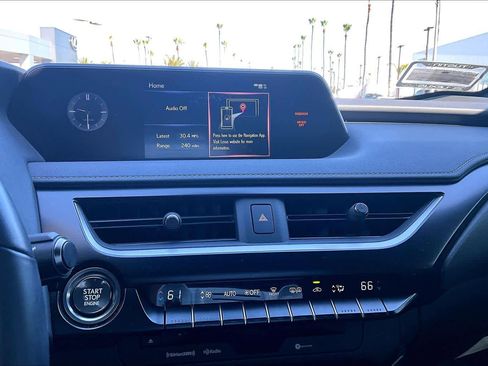 Used 2022 Lexus UX 200 w/ Accessory Package (Z1) FWD image 31