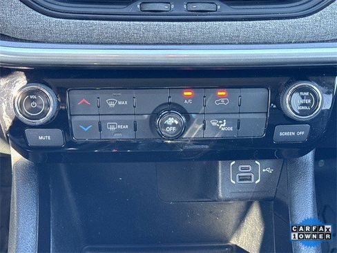 Used 2022 Jeep Compass Latitude image 23