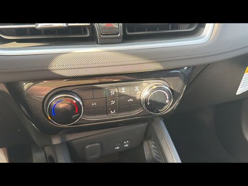 Used 2026 Chevrolet TrailBlazer LT AWD/4WD image 19