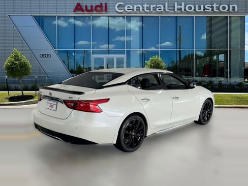 Used 2017 Nissan Maxima SR w/ Midnight Edition image 9
