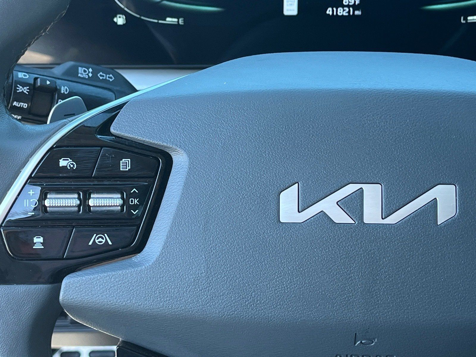 Used 2024 Kia Niro EX Touring FWD image 19