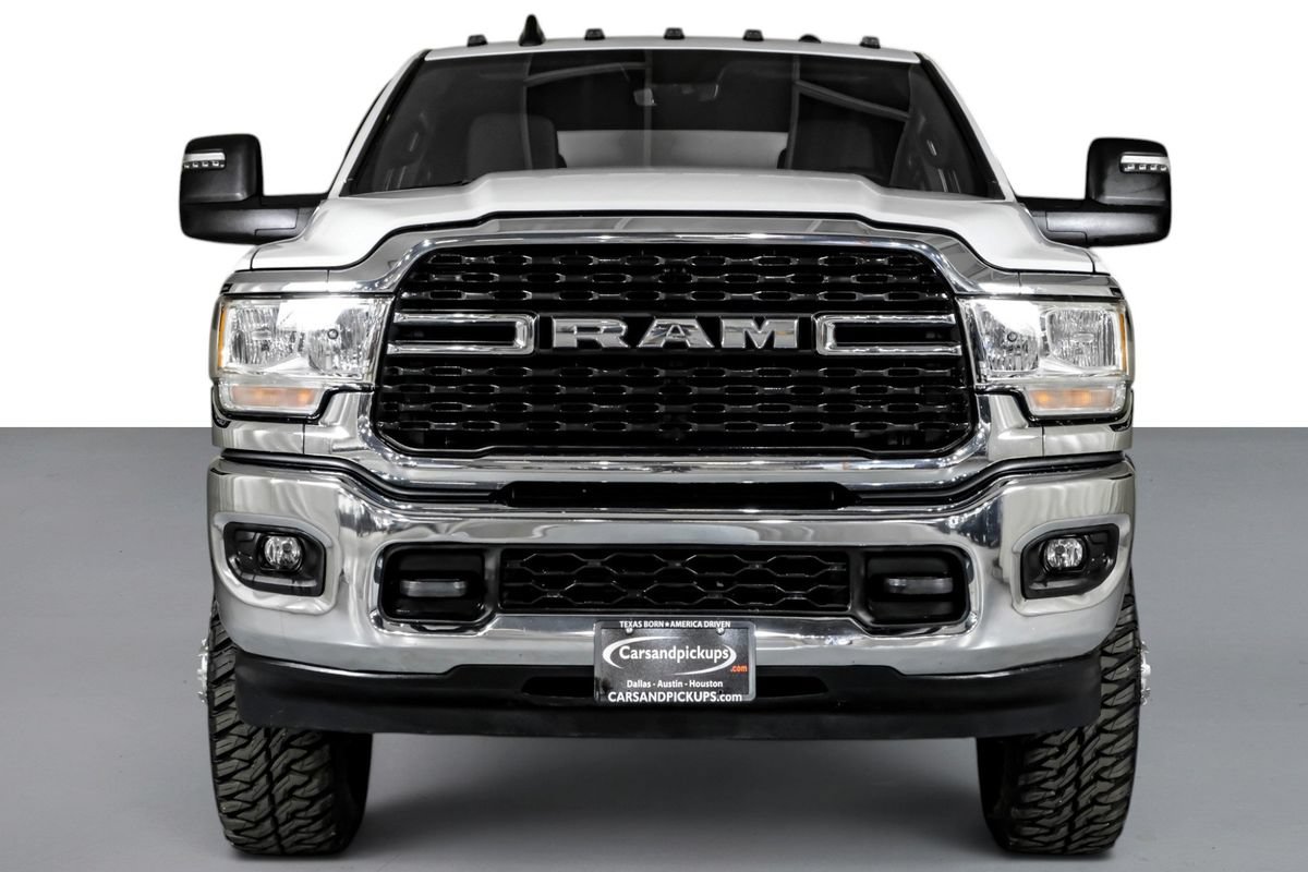 Used 2024 RAM 3500 Big Horn AWD/4WD image 3