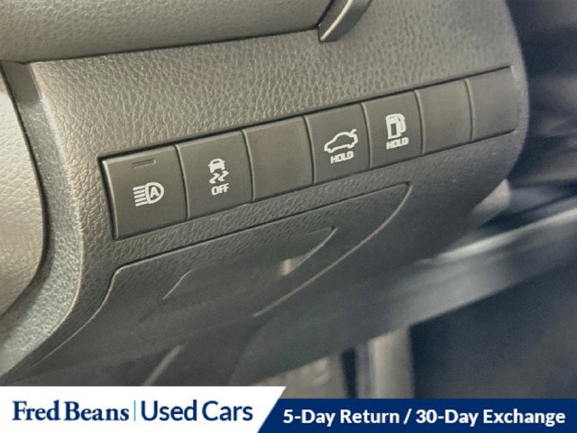 Used 2020 Toyota Camry LE FWD image 15