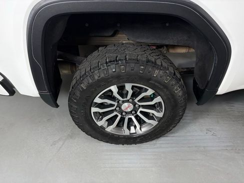 Used 2021 GMC Sierra 1500 AT4 w/ AT4 Premium Package AWD/4WD image 11