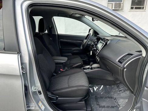 Used 2025 Mitsubishi Outlander Sport AWD image 10