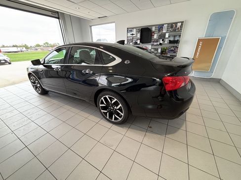 Used 2017 Chevrolet Impala Premier image 3